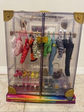 Rainbow Deluxe Fashion Closet Playset with Pink Red Green Blue Black Accessories